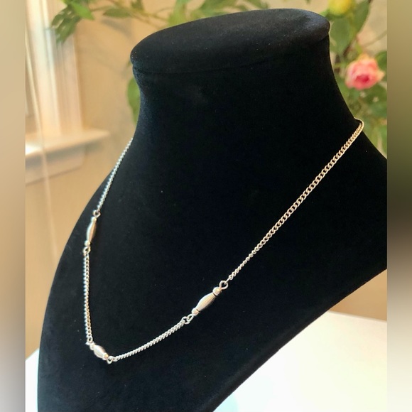 Vintage Celebrity Silver Tone Necklace - Picture 2 of 5